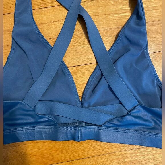 Victoria Sports Bra Blue crisscross Back straps size: large - Picture 2 of 6